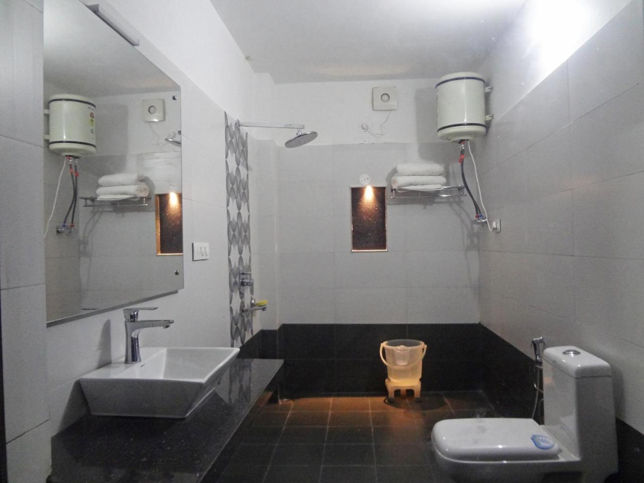 Hill House Manali -A Home In Mountains Екстериор снимка